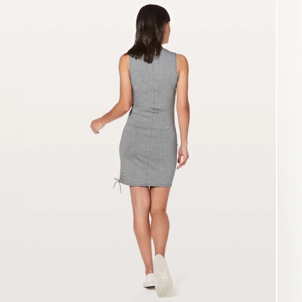 Lululemon Cinch It Dress in Heathered Medium Grey Size 8